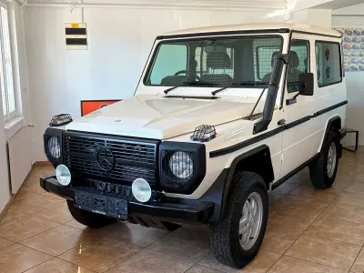 Używany Mercedes G300 88 KM (64 kW) 1986 Biały SUV