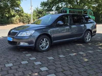 Gebraucht Skoda Octavia Family 140 PS (102 kW) 2012 Kombi