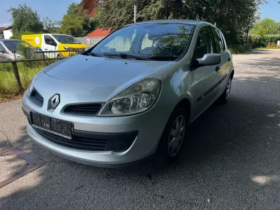 Gebraucht Renault Clio Authentique 68 PS (50 kW) 2007 Platingrau Kleinwagen