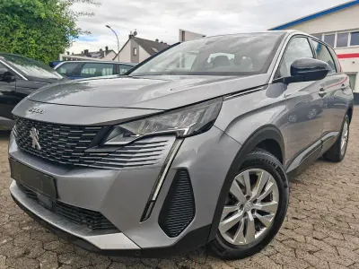 Gebraucht Peugeot 5008 131 PS (96 kW) 2022 Grau SUV