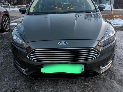 Gebraucht Ford Focus Titanium 125 PS (91 kW) 2016 Grau Kleinwagen