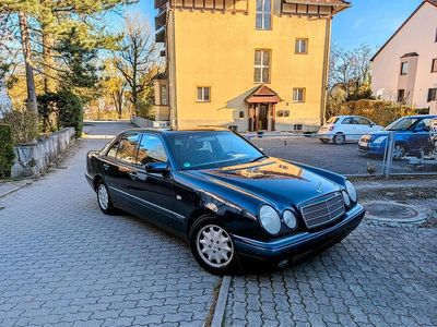 Używany Mercedes E200