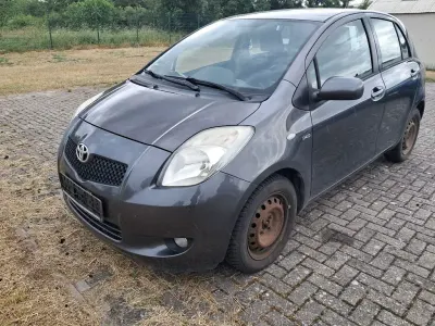 Gebraucht Toyota Yaris Travel 90 PS (66 kW) 2007 Grau Kleinwagen