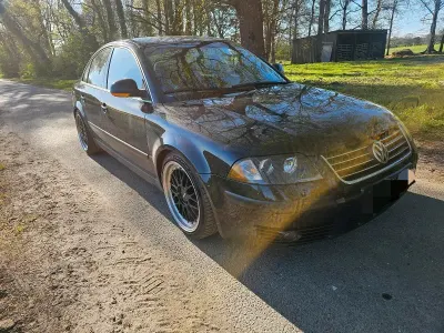 Second-hand VW Passat 125 CP (91 kW) 2004 Negru Berlinǎ