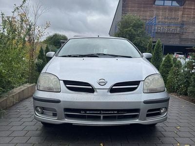 Nissan Almera Tino