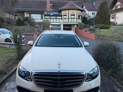 Beige Gebraucht 2019 Mercedes E220 Limousine | 10.900 €