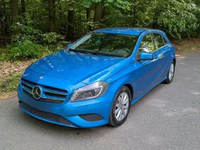 Gebraucht Mercedes A180 Style 122 PS (89 kW) 2013 Blau Limousine