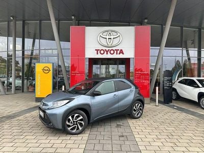 Neu Toyota Aygo X 72 PS (52 kW) 2025 Celestite grey / black mica SUV