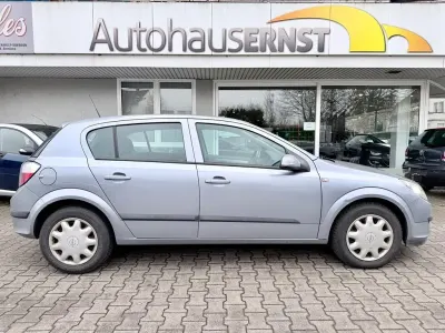 Gebraucht Opel Astra Elegance 101 PS (74 kW) 2004 Silber Limousine