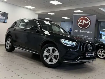Gebraucht Mercedes GLC220 194 PS (142 kW) 2021 Baltic black Kombi