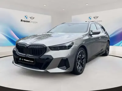Gebraucht BMW 520 M Sport 197 PS (144 kW) 2025 Silber Kombi