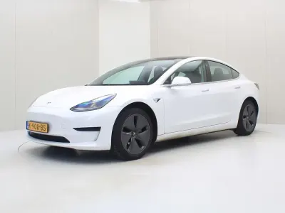 Gebraucht Tesla Model 3 Standard Range 225 kW (306 PS) 2020 Weiß Limousine