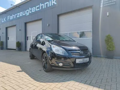 Używany Opel Corsa Color Edition 101 KM (74 kW) 2010 Czarny Hatchback