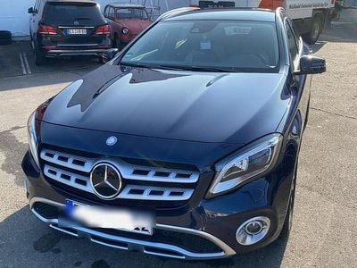Gebraucht Mercedes GLA220 177 PS (130 kW) 2017 Blau SUV