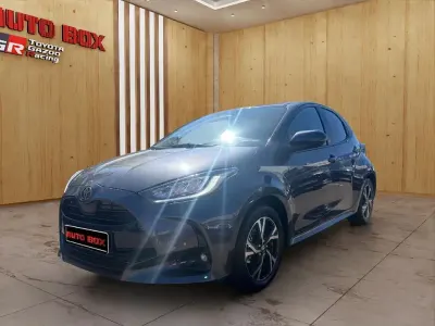 Usata Toyota Yaris Hybrid Comfort 116 CV (85 kW) 2024 Grigio Berlina
