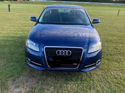 Gebraucht Audi A3 Ambiente 105 PS (77 kW) 2011 Blau Kleinwagen