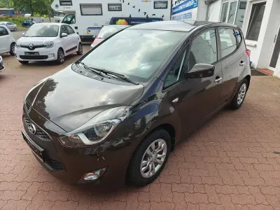 Gebraucht Hyundai ix20 90 PS (66 kW) 2017 Braun Kleinwagen