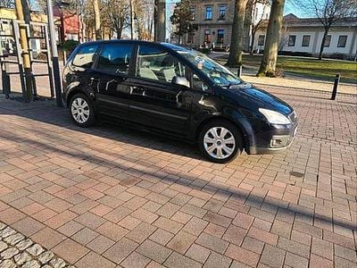 Blau Gebraucht 2006 Ford Focus Kleinwagen | 1.900 € (Etwas zu teuer)