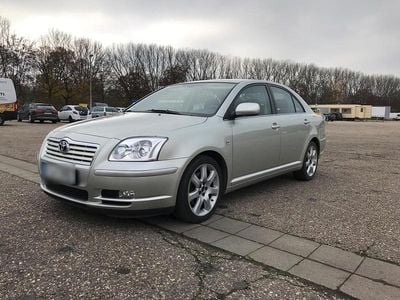 Gebraucht Toyota Avensis Executive 163 PS (119 kW) 2004 Silber Limousine