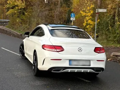 Gebraucht Mercedes 220 AMG line 170 PS (125 kW) 2016 Weiß Coupé