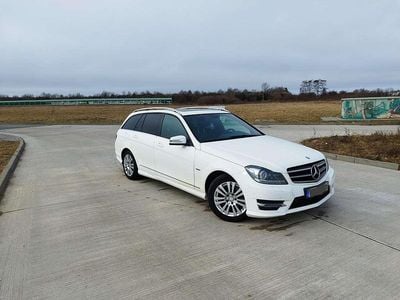 Gebraucht Mercedes C200 Edition 136 PS (100 kW) 2013 Weiß Kombi