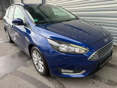 Gebraucht Ford Focus Titanium 125 PS (91 kW) 2016 Blau Limousine