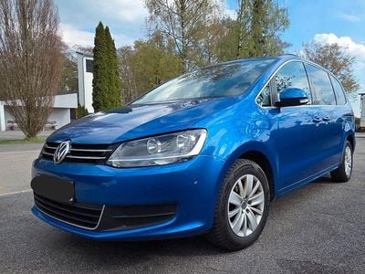 Begagnad VW Sharan 150 HK (110 kW) 2017 Blå Minibuss