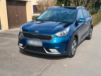 Gebraucht Kia Niro 141 PS (103 kW) 2018 Blau SUV