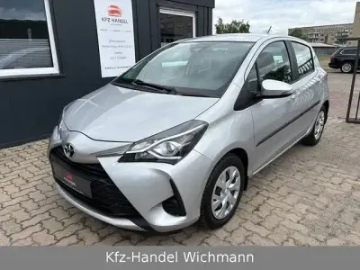 Gebraucht Toyota Yaris Comfort 69 PS (50 kW) 2017 Silber Kleinwagen