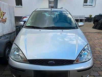 Gebraucht Ford Focus 131 PS (96 kW) 2002 Grau Kombi