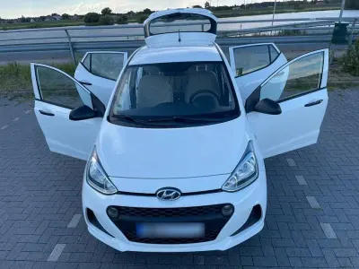 Gebraucht Hyundai i10 67 PS (49 kW) 2018 Weiß Kleinwagen