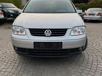 Second-hand VW Touran 140 CP (102 kW) 2004 Gri Monovolum