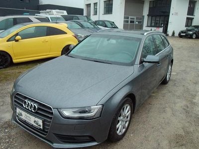 Grau Gebraucht 2012 Audi A4 Attraction Kombi | 6.950 € (Guter Preis)