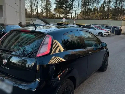 Brugt Fiat Punto Young 69 HK (50 kW) 2015 Sort Hatchback