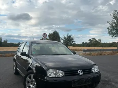 Gebraucht VW Golf IV 104 PS (76 kW) 2003 Schwarz Kleinwagen