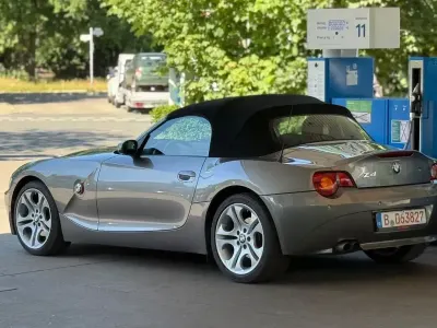 Gebraucht BMW Z4 Sport Line 231 PS (169 kW) 2003 Sterlinggrau Cabrio