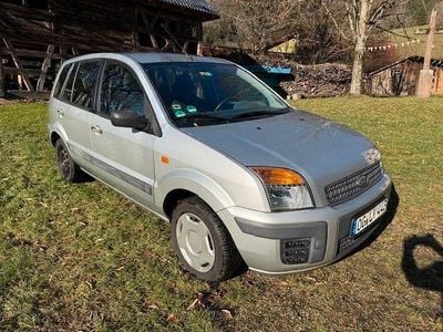 Silber Gebraucht 2009 Ford Fusion Ambiente Limousine | 2.680 € (Fairer Preis)