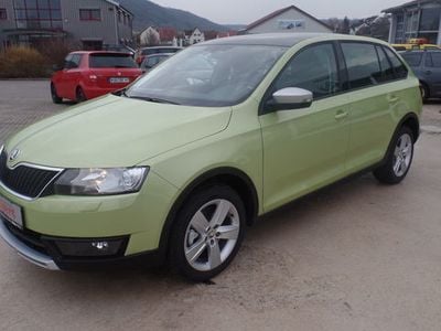Grün metallic Gebraucht 2015 Skoda Rapid ScoutLine Limousine | 21.690 €