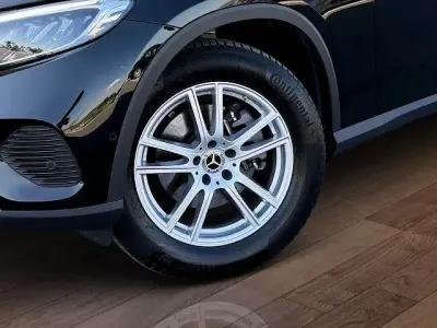 Używany Mercedes GLC200 Avantgarde 204 KM (150 kW) 2024 Czarny SUV