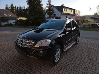 Gebraucht Mercedes ML320 224 PS (164 kW) 2008 Schwarz SUV