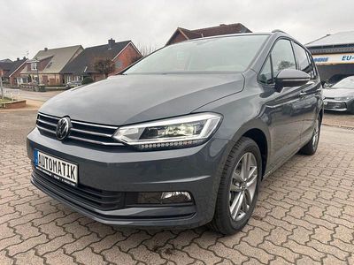 Neu VW Touran Comfortline 150 PS (110 kW) 2025 Grau Van / Kleinbus