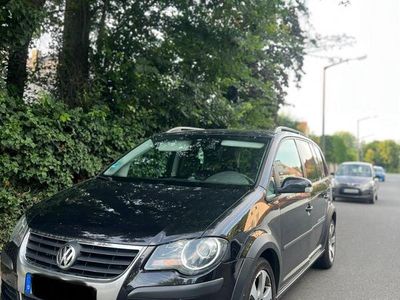 VW Touran Cross