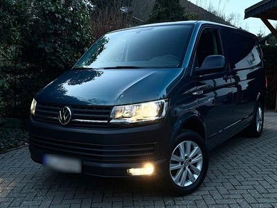 Gebraucht VW Transporter 150 PS (110 kW) 2019 Grün Van