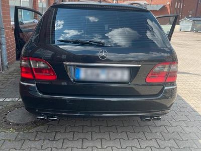 Mercedes E320