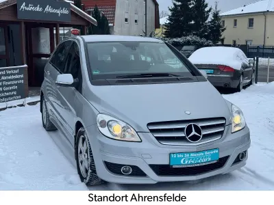 Gebraucht Mercedes B200 136 PS (100 kW) 2010 Silber Van / Kleinbus