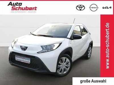 Weiss Gebraucht 2022 Toyota Aygo X X-play SUV | 12.980 € (Fairer Preis)