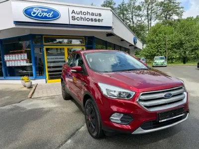 Gebraucht Ford Kuga Trend 120 PS (88 kW) 2019 Rot SUV