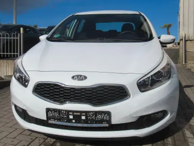 Brugt Kia Ceed Attract 99 HK (72 kW) 2013 Hvid Hatchback