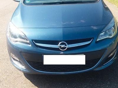 Gebraucht Opel Astra Exklusiv 140 PS (102 kW) 2015 Blau Limousine