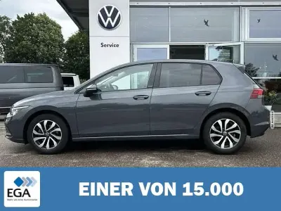 Gebraucht VW Golf VIII Active 150 PS (110 kW) 2023 Grau metallic